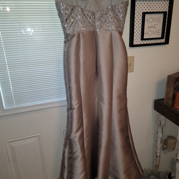 Trumpet gown - Picture 10 of 10